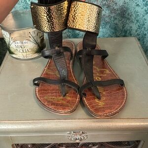 Sam Edelman add some edginess to your outfit!